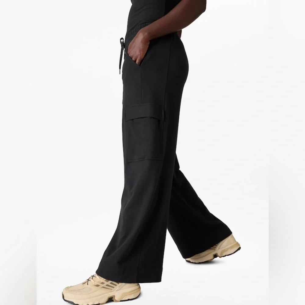 Athleta Retroterry Wide Leg Cargo Pant - Picture 4 of 6